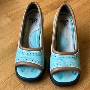 Fluevog Pipsqueak mini sandal. Aqua blue.